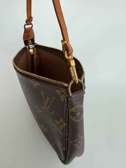 LV Pochette